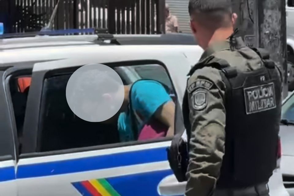 Estudantes são detidos durante panfletagem no Mercado de Casa Amarela, na Zona Norte do Recife